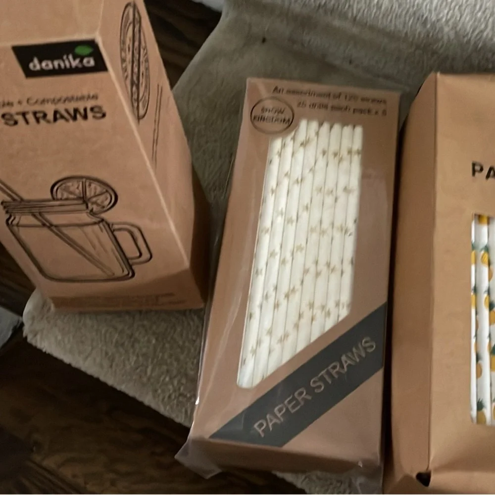 Lot of paper straws